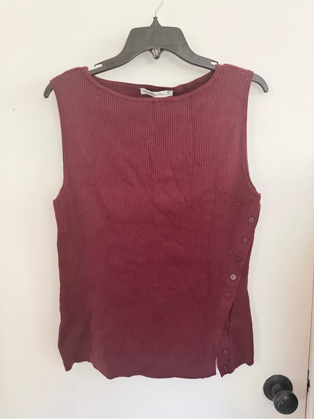 Abercrombie & Fitch Ribbed Sleeveless Tank in Burgundy